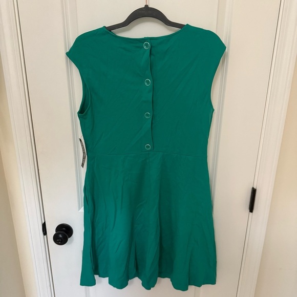 New York & Company Green Button-Back Mini Dress - Picture 1 of 9